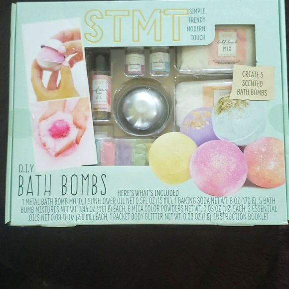 STMT Other - BATH BOMBS by STMT NWT